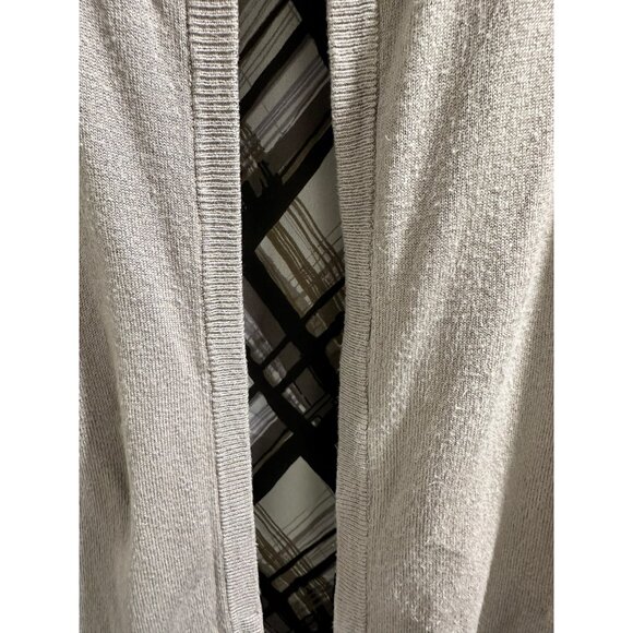 👗 2/$30 👗 Reversible Gray & Plaid Cardigan With Ruffle Sleeves sz L - Picture 8 of 9